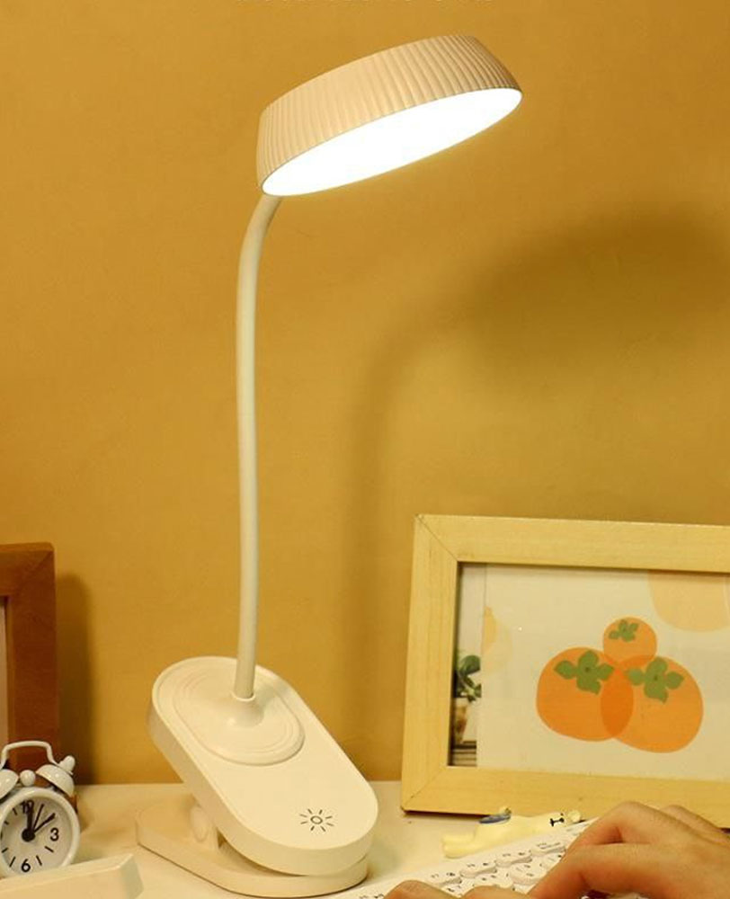 ‏مصباح طاولة LED مع مشبك‏