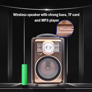 راديو وسماعة خشبي عتيق