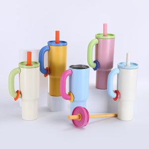 كوب بمقبض مرن