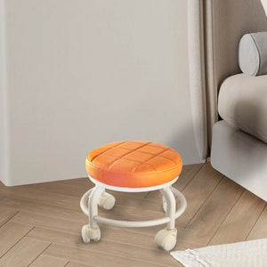 كرسي صغير بعجلات وقاعدة محززة