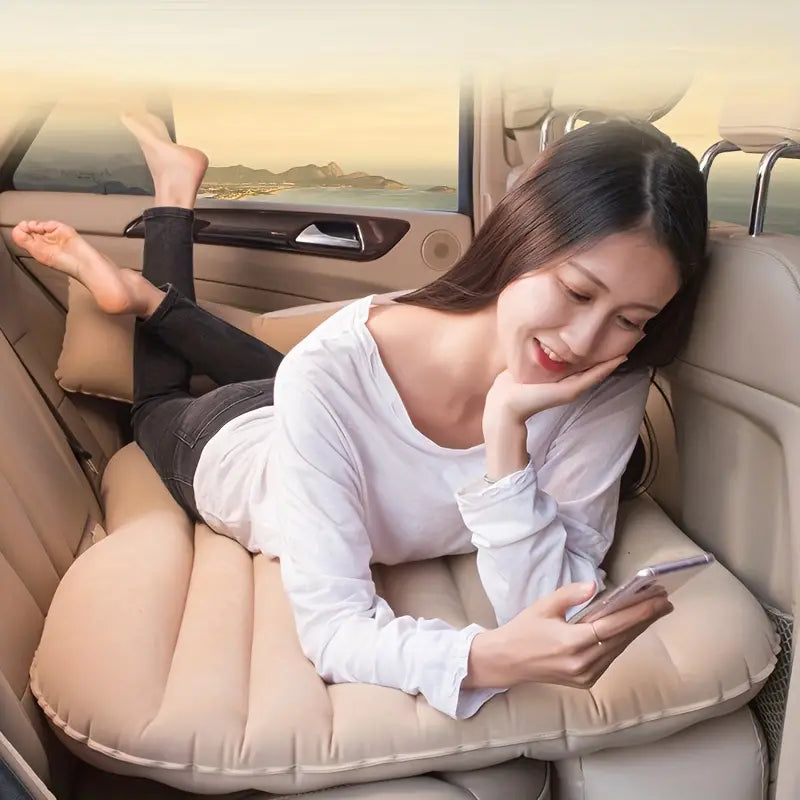 Automatic inflatable car mattress with 2 pillows