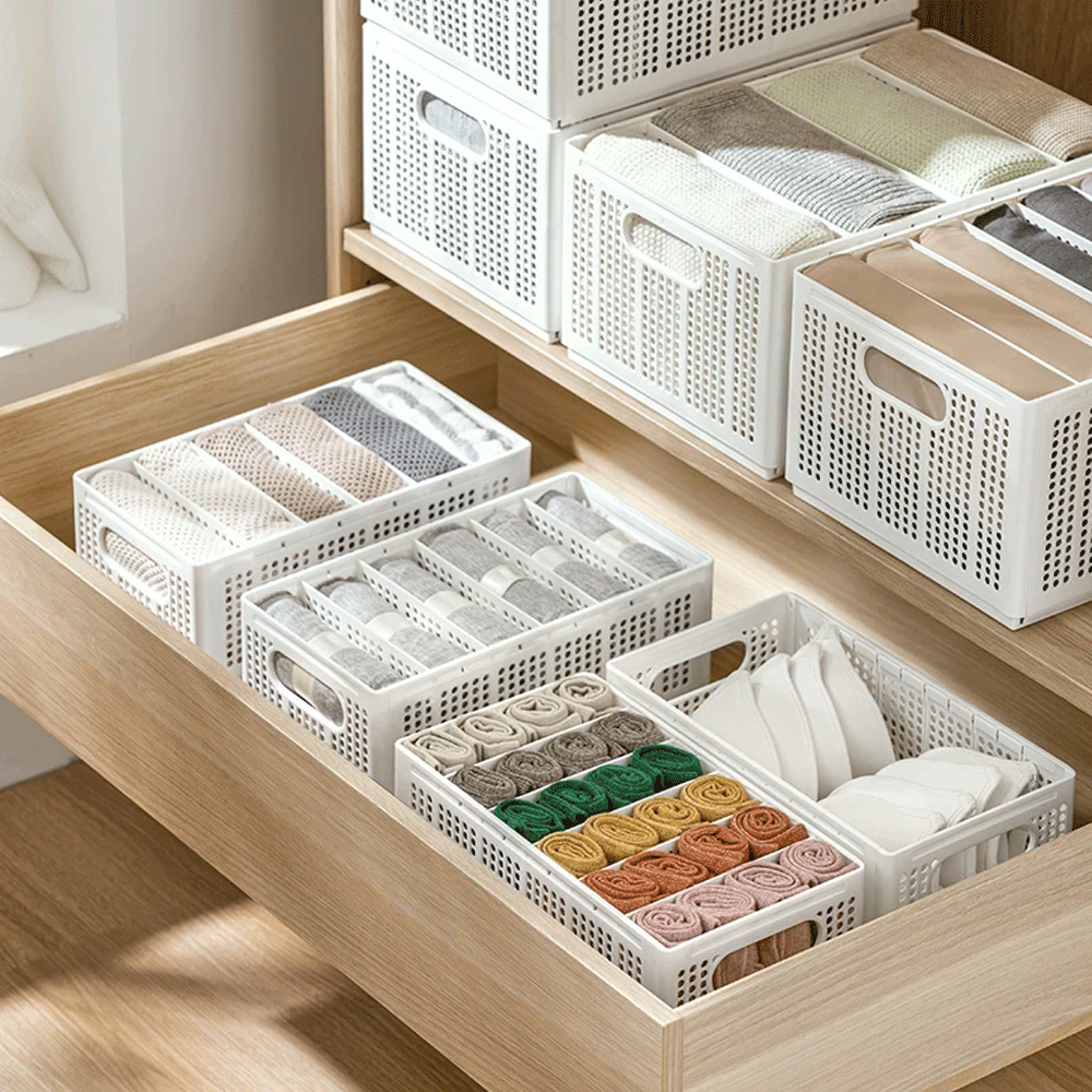Divided Clothing Storage Boxes (Small 4 Grids)